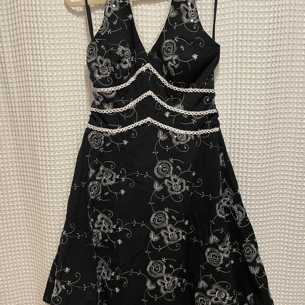 AGB Black White Embroidery Sequins Dress Size 8